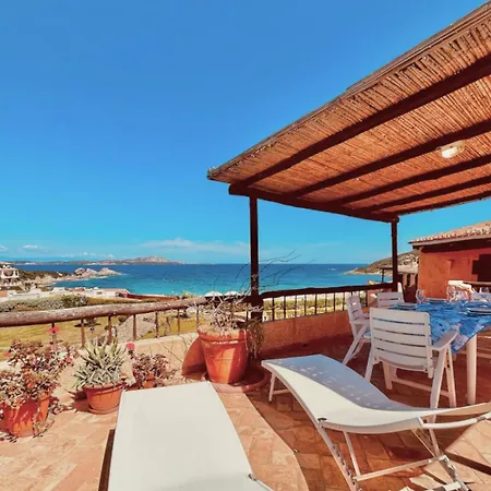 Sea View Three-bedroom House 50m From The