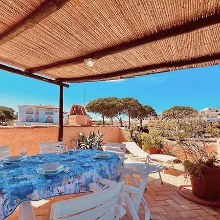 Sea View Three-bedroom House 50m From The