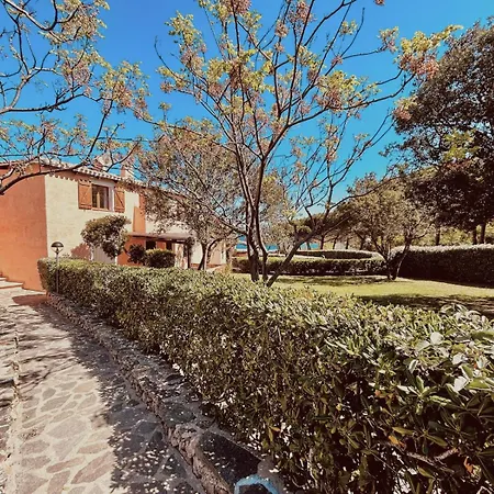 Sea View Three-bedroom House 50m From The *