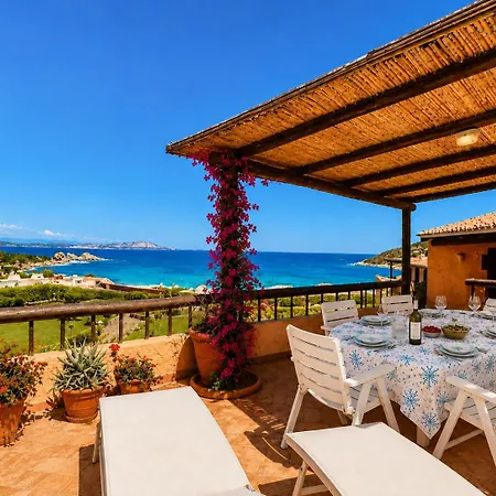 Sea View Three-bedroom House 50m From The