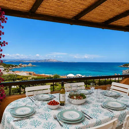 Sea View Three-bedroom House 50m From The Сasa de vacaciones Baja Cerdeña
