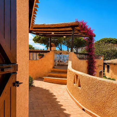 Sea View Three-bedroom House 50m From The Baja Cerdeña