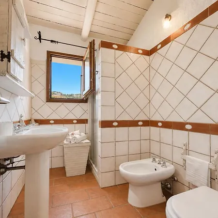 Sea View Three-bedroom House 50m From The