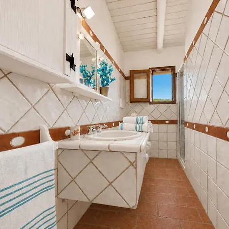 Сasa de vacaciones Sea View Three-bedroom House 50m From The Baja Cerdeña