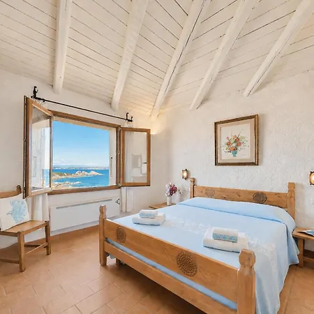 Sea View Three-bedroom House 50m From The *