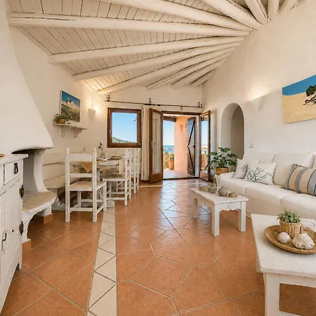 Sea View Three-bedroom House 50m From The