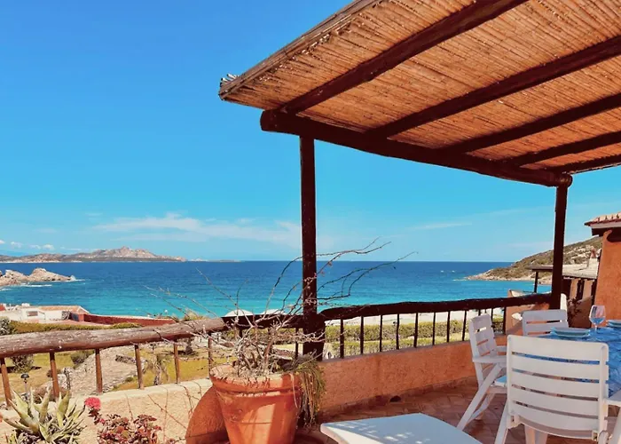 Beach Home Baja Sardinia Байя Сардиния